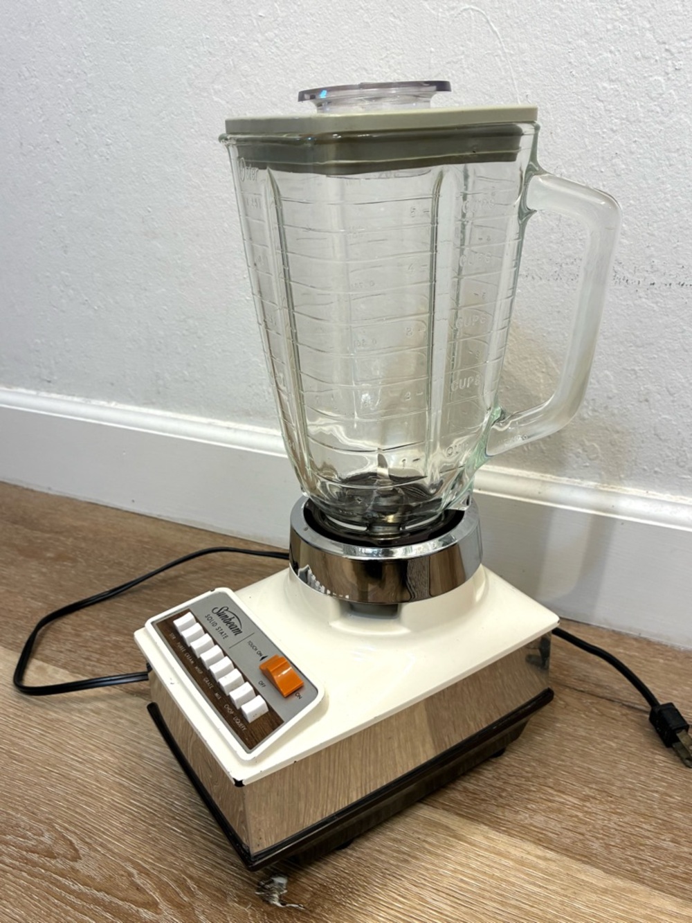 Vintage Sunbeam Solid State Blender Glass Jar Beige (For Parts Repair)